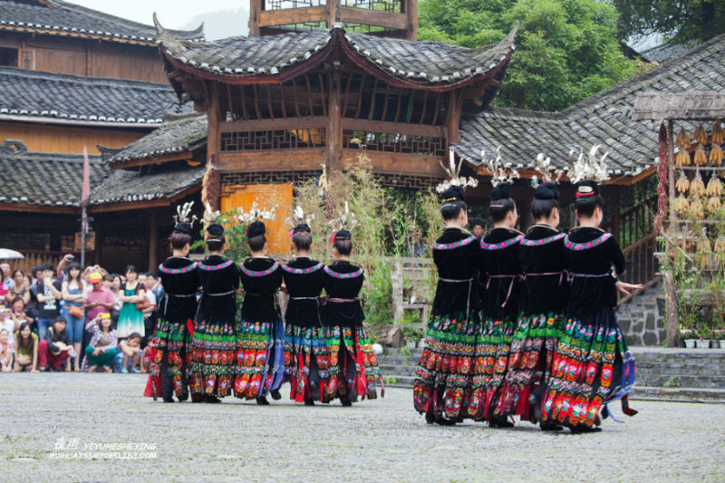 【原创】多彩贵州风：苗寨原生态歌舞 - 夜雨 - 喜欢夜里沙沙下的雨......