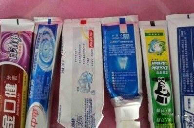 【养生保健】也许您每天刷牙就是在吸毒！不看则罢，一看冒汗！赶快换吧！