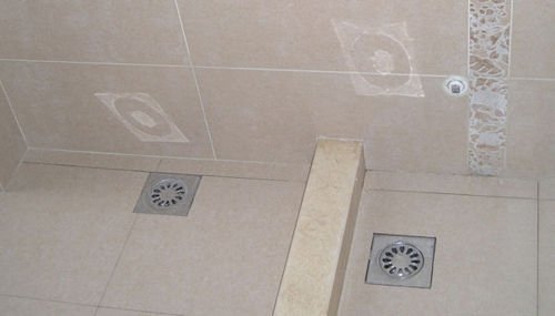 小身材大味道 地漏定错位问题一大堆！