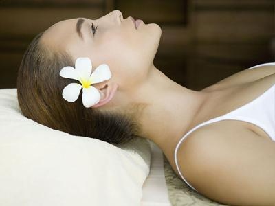 揉环跳通经活络