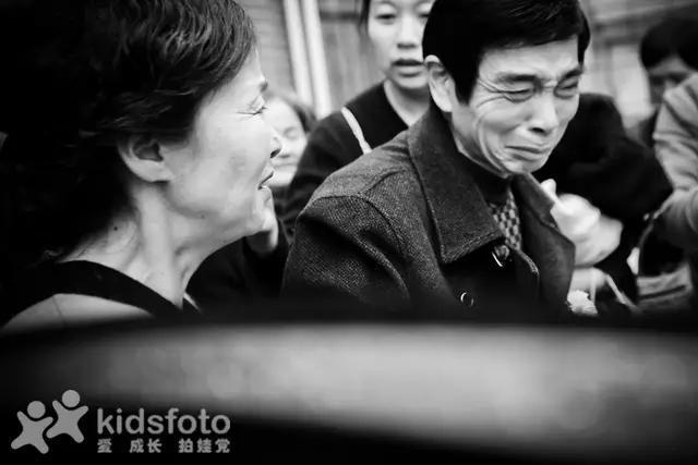 看哭了！实拍20多位女儿出嫁的画面，我的小棉袄被人穿走了