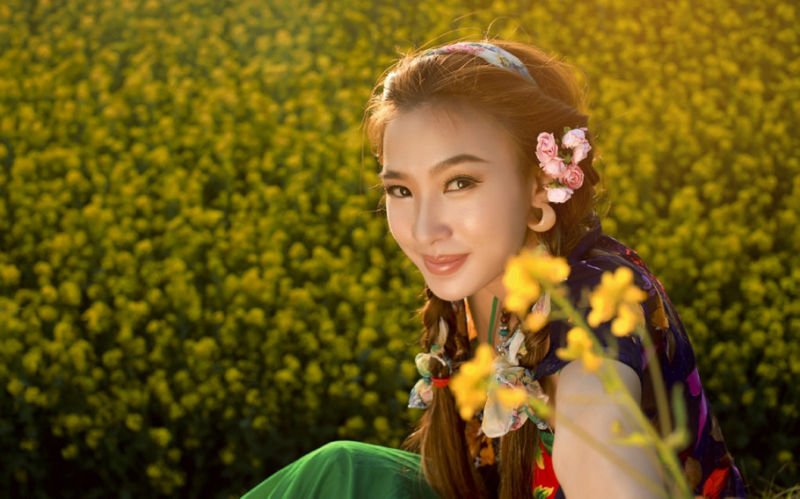 花海中的花裙子 - 馨雅居温馨苑 - 馨雅居温馨苑的博客