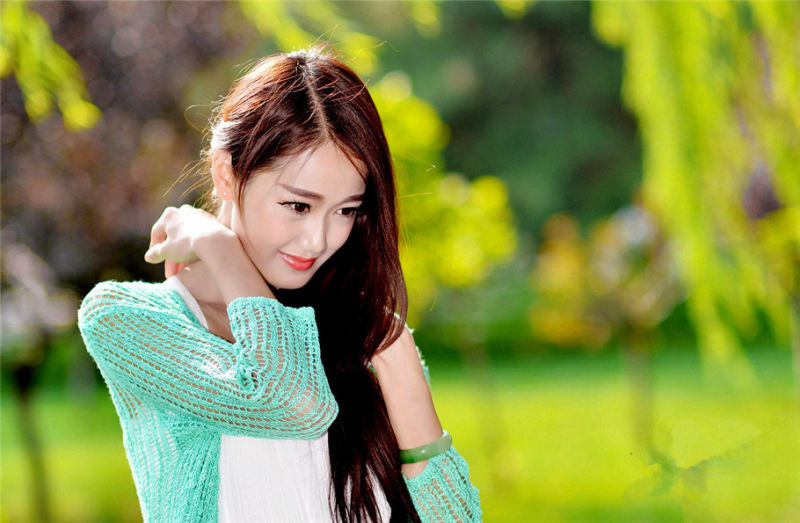 公园美女 - 小鱼儿 - 荷塘月色