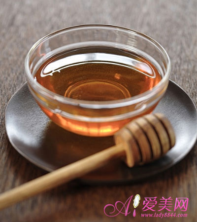  3食疗小方+3自然疗法 轻松对付喉咙痛 