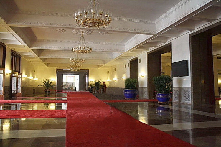 人民大会堂 - 海阔山遥 - .