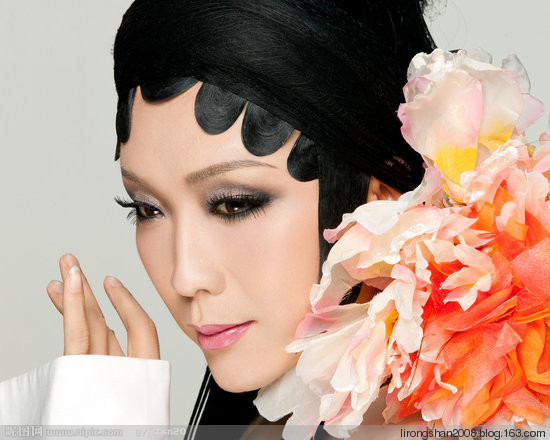 37岁歌手李玉刚突然出家真相—— - 一统江山 - 一统江山的博客