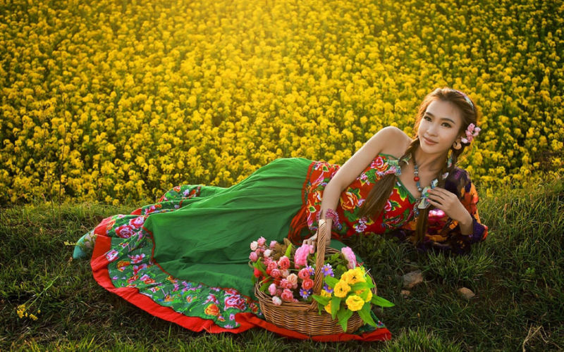 花海中的花裙子 - 馨雅居温馨苑 - 馨雅居温馨苑的博客