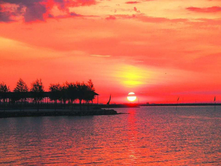 与您同赏——最美不过夕阳红（夕阳照拍得真棒！） - 小荷 - 小荷的博客