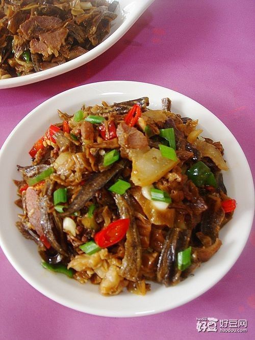 （原创首发）腌菜腊肉焖鱼干