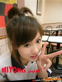 拍美女岂能不看：人像摄影POSE终极绝招(2)