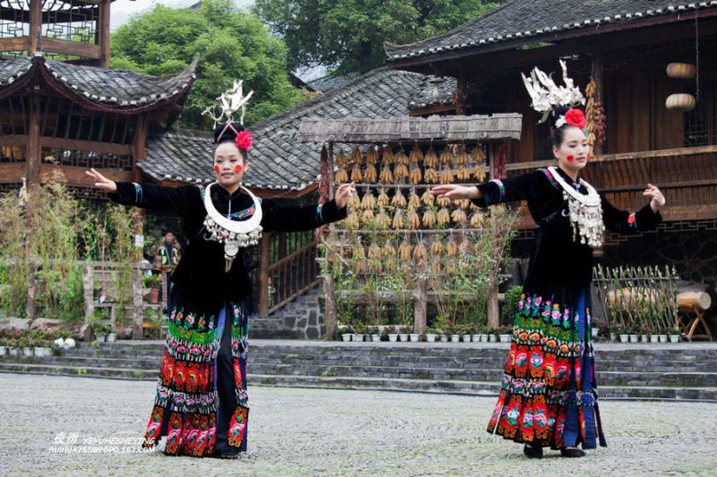 【原创】多彩贵州风：苗寨原生态歌舞 - 夜雨 - 喜欢夜里沙沙下的雨......