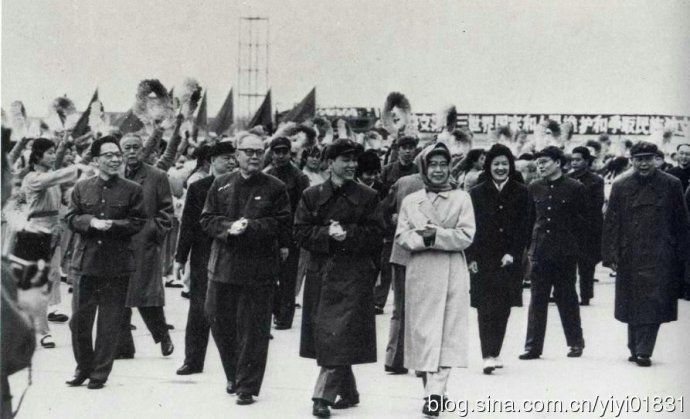 中共十大副主席---小帅哥王洪文组照（30张）