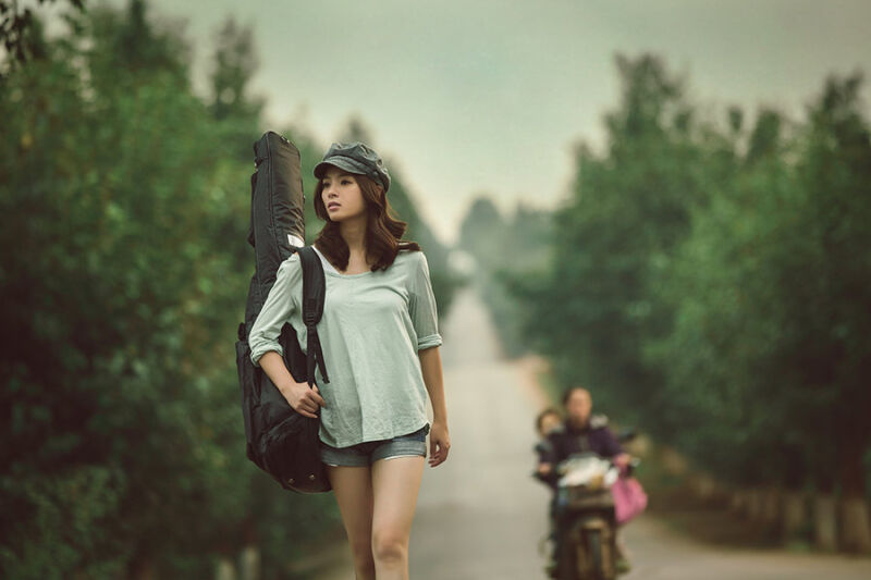 天亮了，我一个人上路 