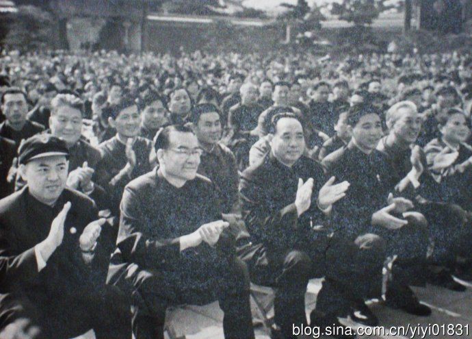 中共十大副主席---小帅哥王洪文组照（30张）