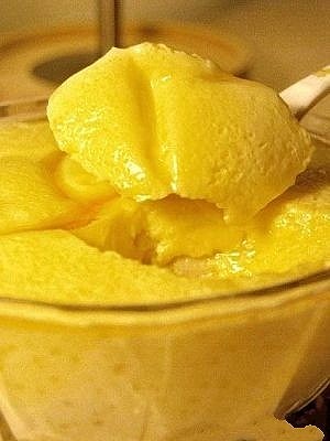 美食  【奶味香蕉蛋羹】原料：香蕉1根，牛奶100…