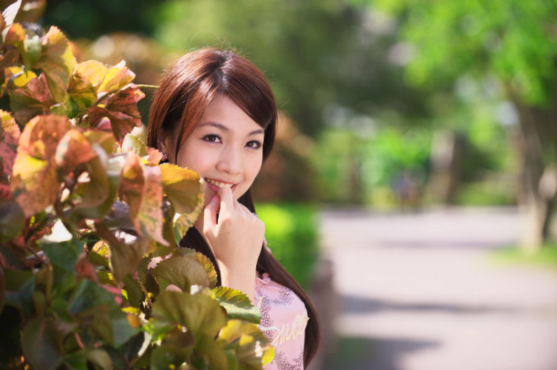 靓丽的姑娘+网络好听歌曲（美女美歌） - 涓涓小溪２ - 涓涓小溪２