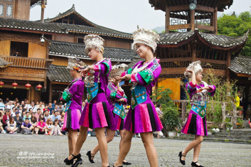 【原创】多彩贵州风：苗寨原生态歌舞 - 夜雨 - 喜欢夜里沙沙下的雨......