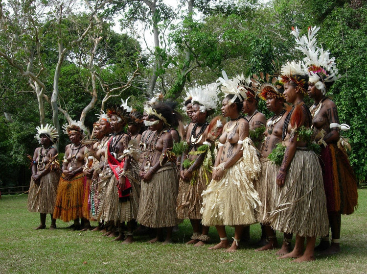 非洲部落选美 - 台湾白酒88坑道 - 论樽酒行--台湾名酒