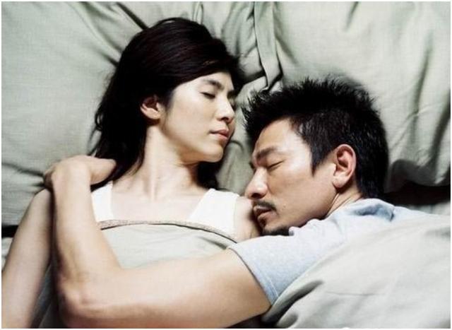 老公对你做这9个动作，你会发现，他比你想象的更爱你