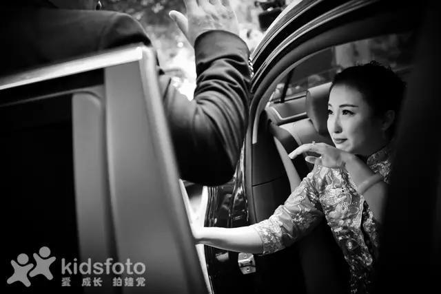 看哭了！实拍20多位女儿出嫁的画面，我的小棉袄被人穿走了