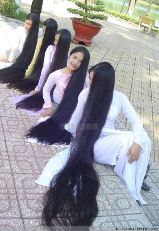 黑发三千丈，惆怅一扫光 - 海阔山遥 - .