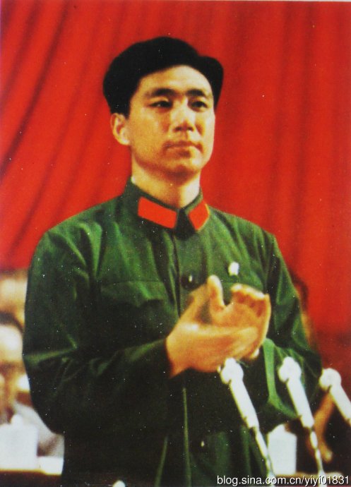 中共十大副主席---小帅哥王洪文组照（30张）