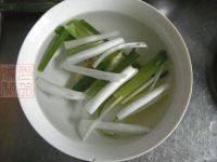 红烧狮子头的做法步骤1