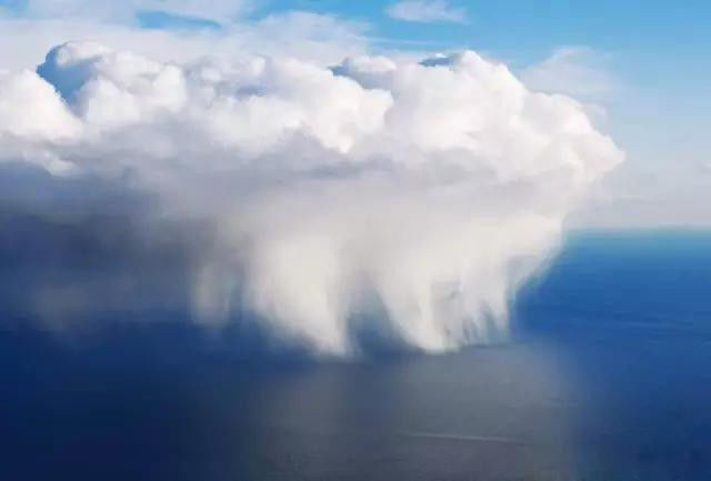 图组 从飞机上看下雨是这样子，太震撼了 - 晓朝 - 晓朝的博客
