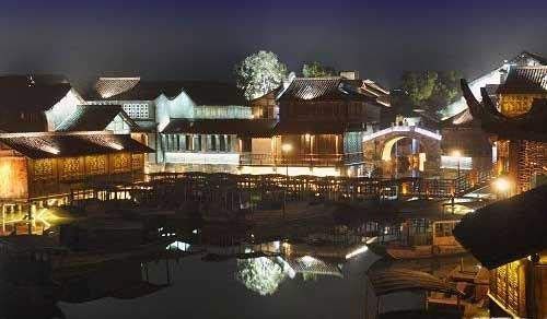 点击打开组图详情