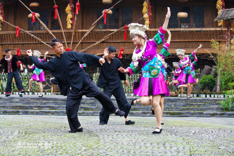 【原创】多彩贵州：最炫民族风（续） - 夜雨 - 喜欢夜里沙沙下的雨......