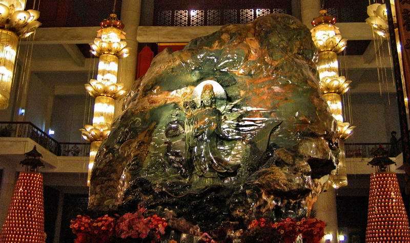 世界最大玉佛——重达260吨的巨型玉石 - hubao.an - hubao.an的博客