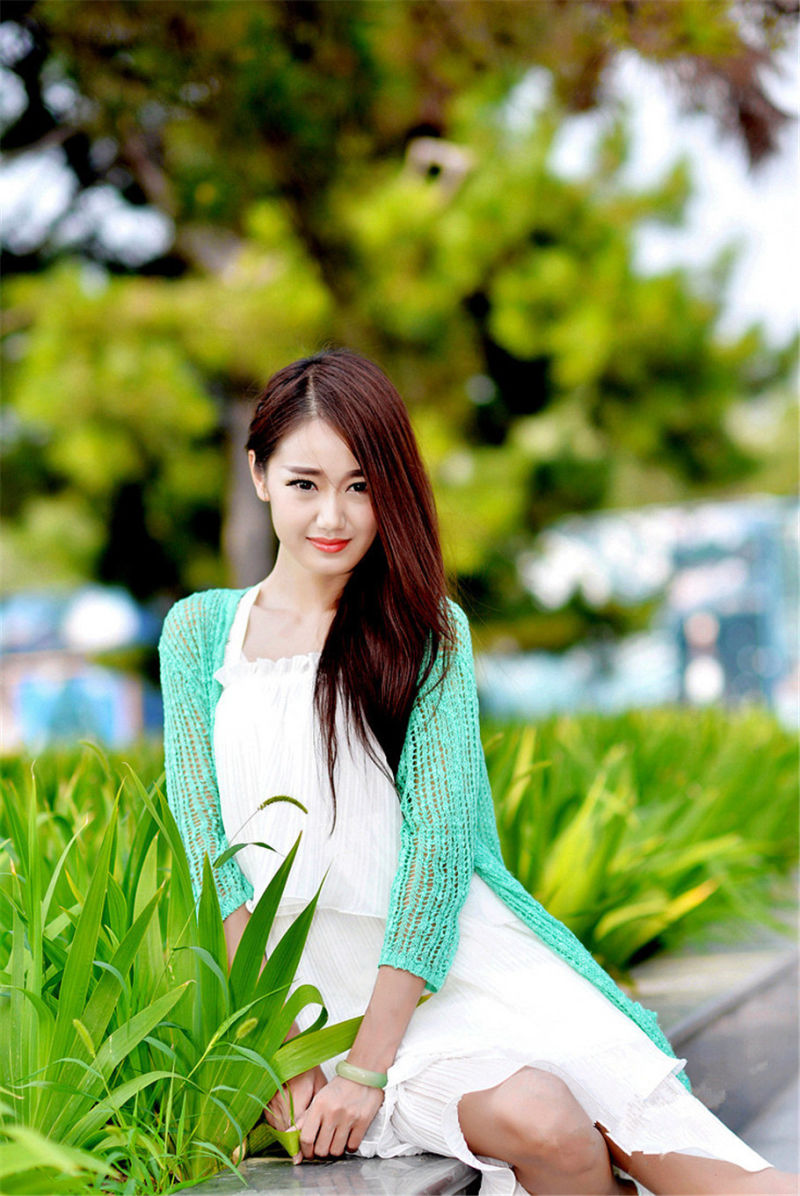 公园美女 - 小鱼儿 - 荷塘月色