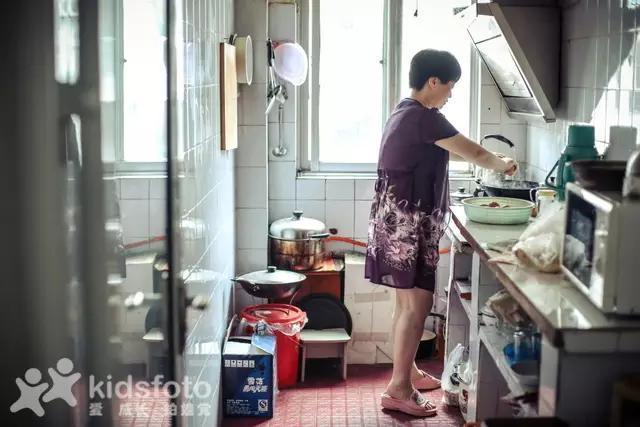 看哭了！实拍20多位女儿出嫁的画面，我的小棉袄被人穿走了