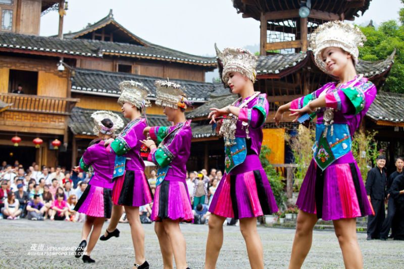 【原创】多彩贵州风：苗寨原生态歌舞 - 夜雨 - 喜欢夜里沙沙下的雨......