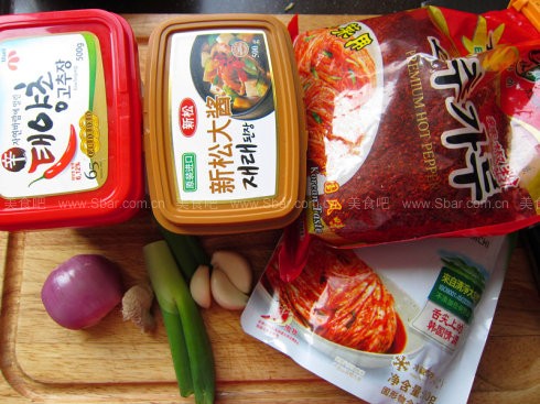 韩风辣味豚肉锅