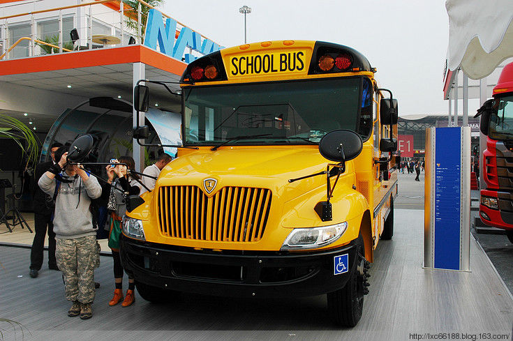 各国校车大PK  看了我们就心酸！（图） - 理睬 - .