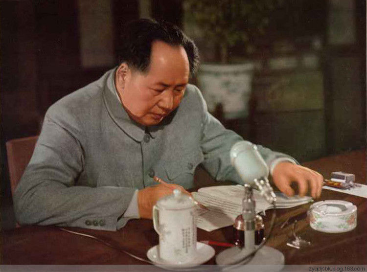 毛主席一天给人民群众回信18封 - 劲松 - 红旗文稿博客 毛主席一天给人民群众回信18封 - 劲松 - 红旗文稿博客