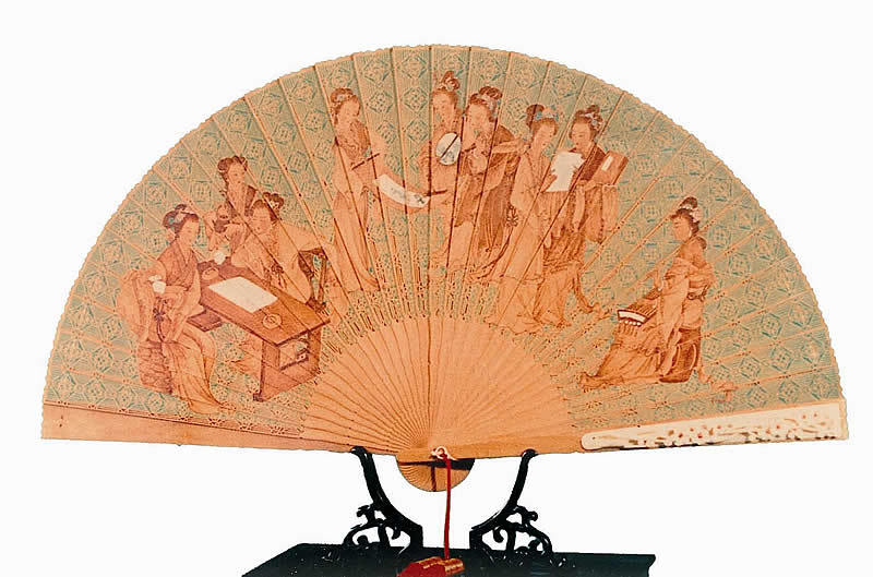 点击打开组图详情