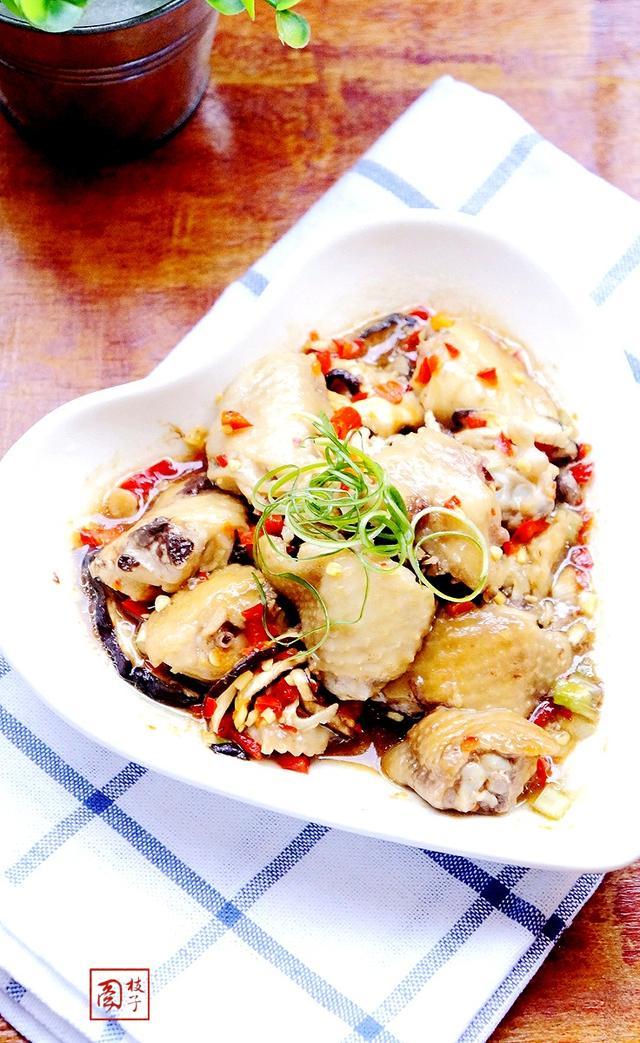 夏日厨房快手懒人菜—剁椒香菇蒸鸡翅