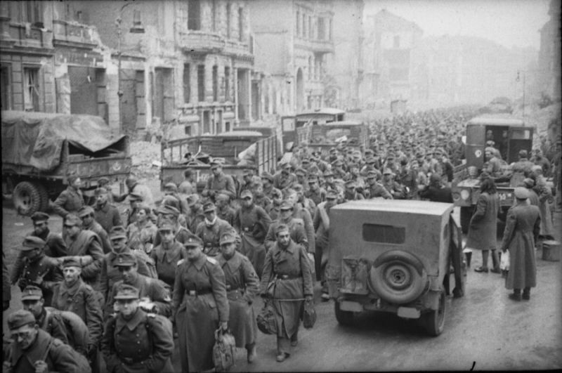 二战：苏军攻克柏林惨烈战斗场景纪实【下】 - 沉默的麻雀 - 沉默的麻雀的博客