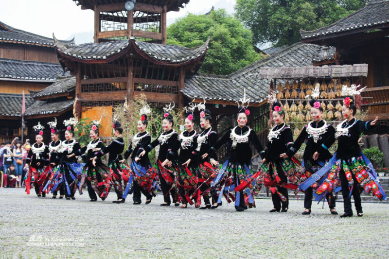 【原创】多彩贵州风：苗寨原生态歌舞 - 夜雨 - 喜欢夜里沙沙下的雨......
