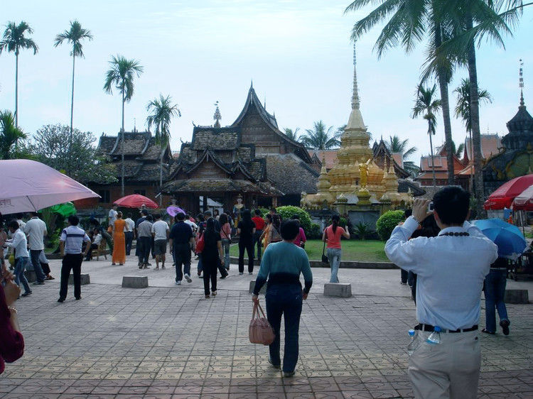 点击打开组图详情