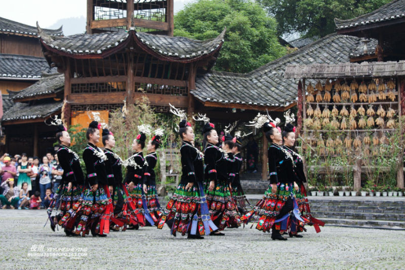【原创】多彩贵州风：苗寨原生态歌舞 - 夜雨 - 喜欢夜里沙沙下的雨......