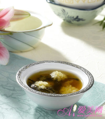  3食疗小方+3自然疗法 轻松对付喉咙痛 