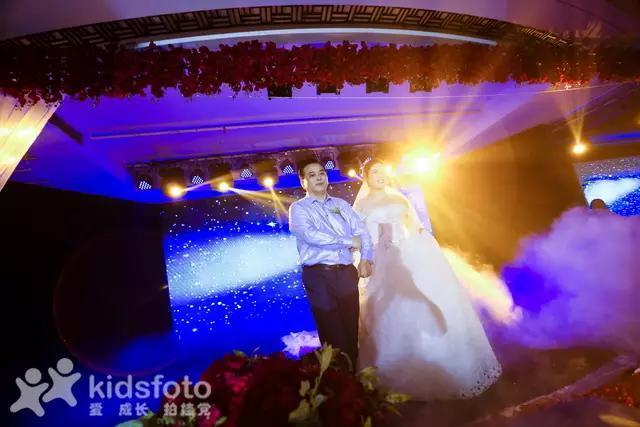 看哭了！实拍20多位女儿出嫁的画面，我的小棉袄被人穿走了