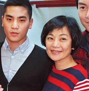 为儿子进军娱乐圈铺平道路的十大女星