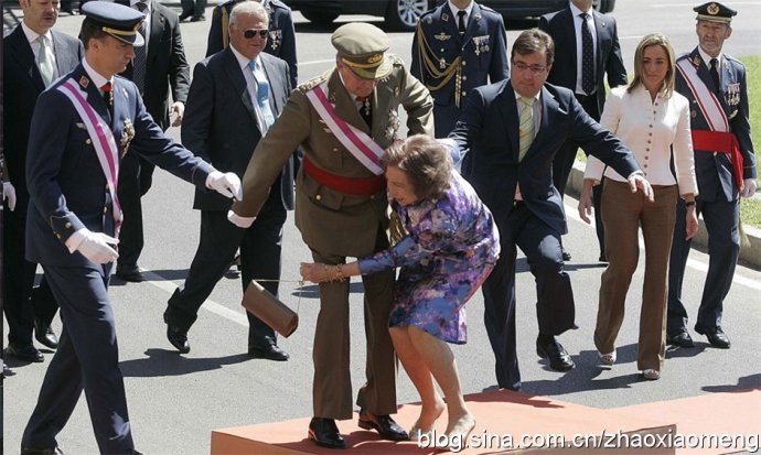 APEC领导人穿新中装出席晚宴 