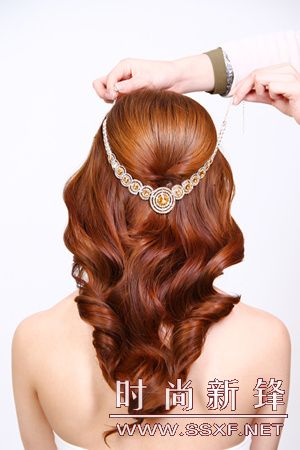 经典波浪造型步骤四