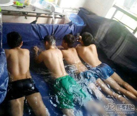 屌丝的世界，总是让我们凡人惊叹不已。。。。 笑话，笑话大全，搞笑图片，热门，热门搞笑图片