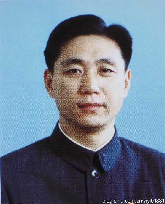 中共十大副主席---小帅哥王洪文组照（30张）